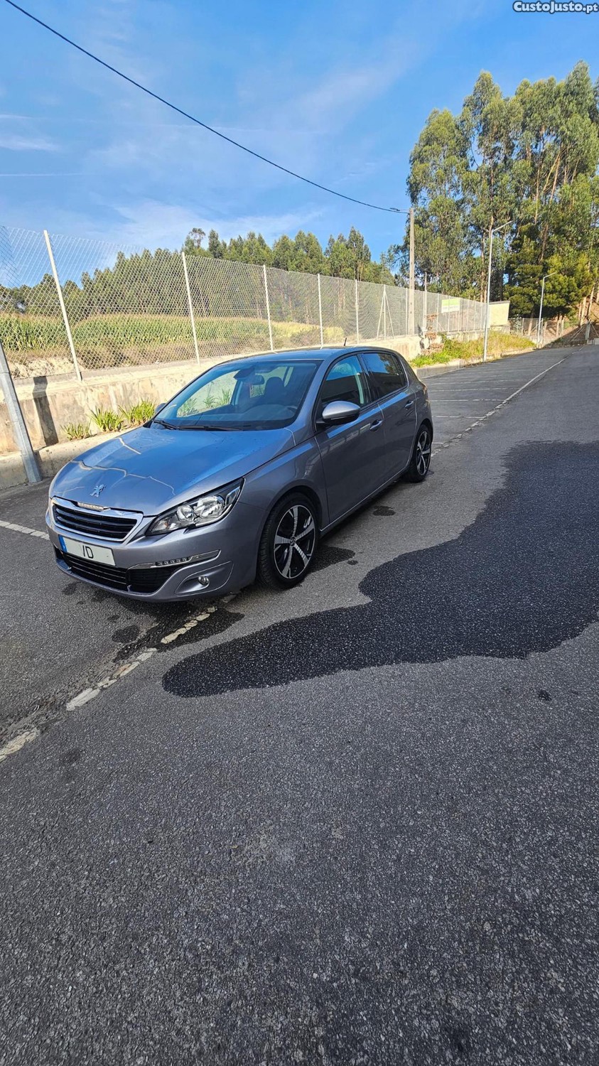 Peugeot 308 1.6Bluehdi — fotografia 2