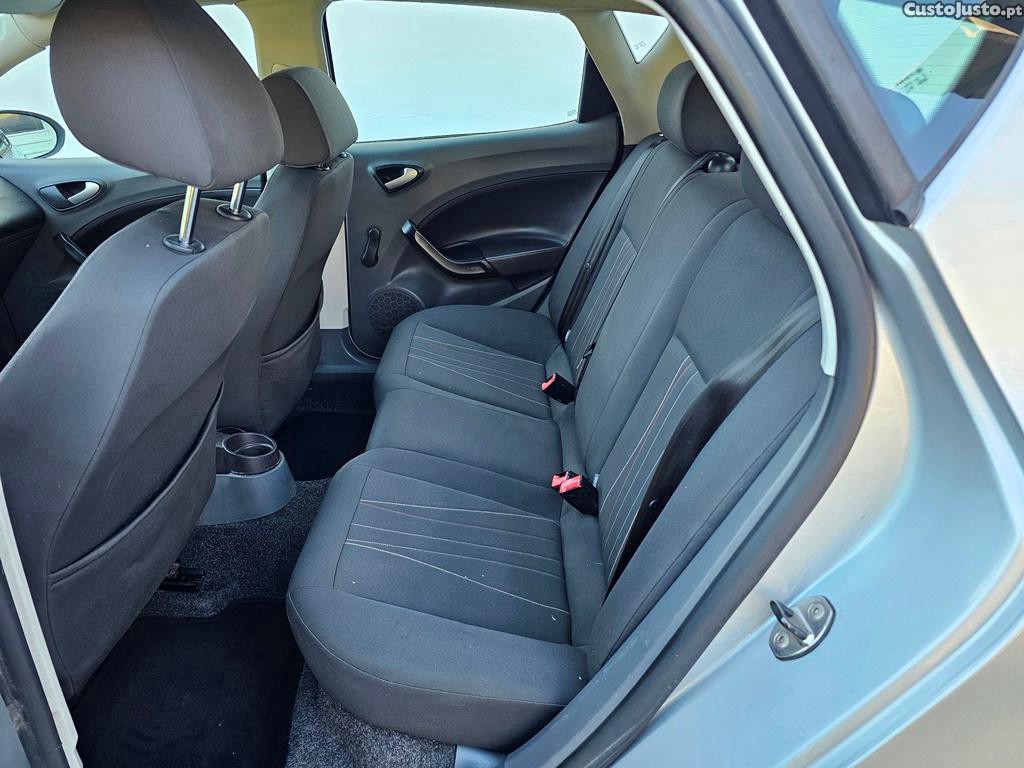 SEAT Ibiza 1.2Tdi 75cv 190.000km 07/2012 — fotografia 6