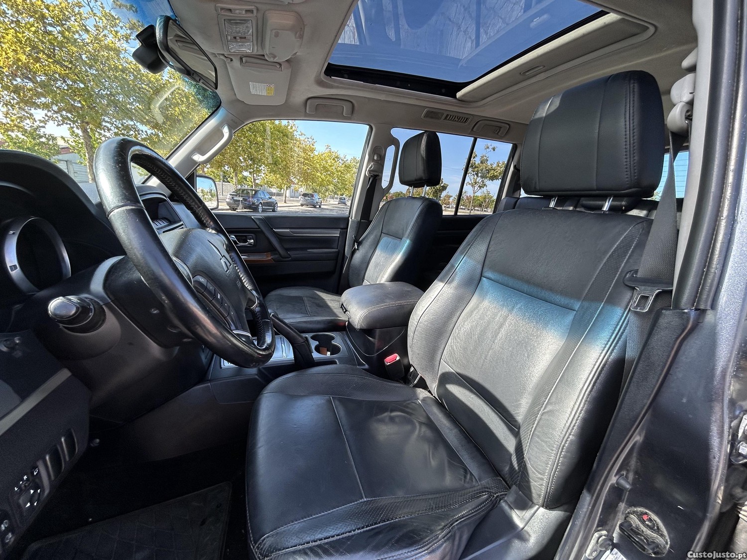 Mitsubishi Pajero 3.2 DIDLongo Instyle — fotografia 3