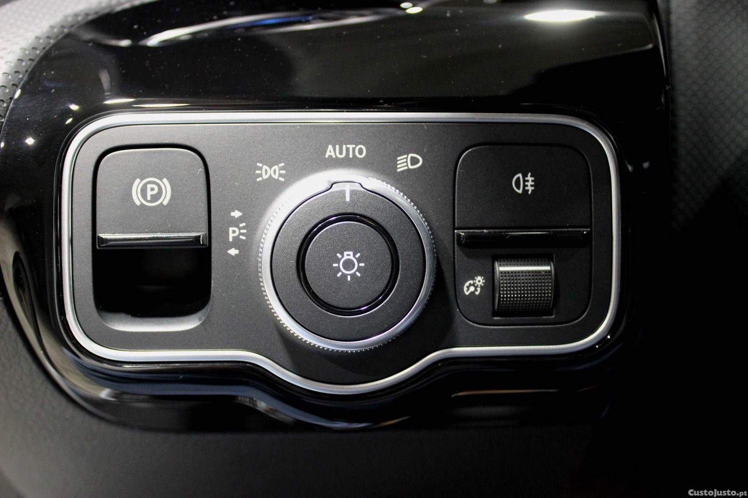 Mercedes-Benz A 180 D AMG LINE AUT. — fotografia 18