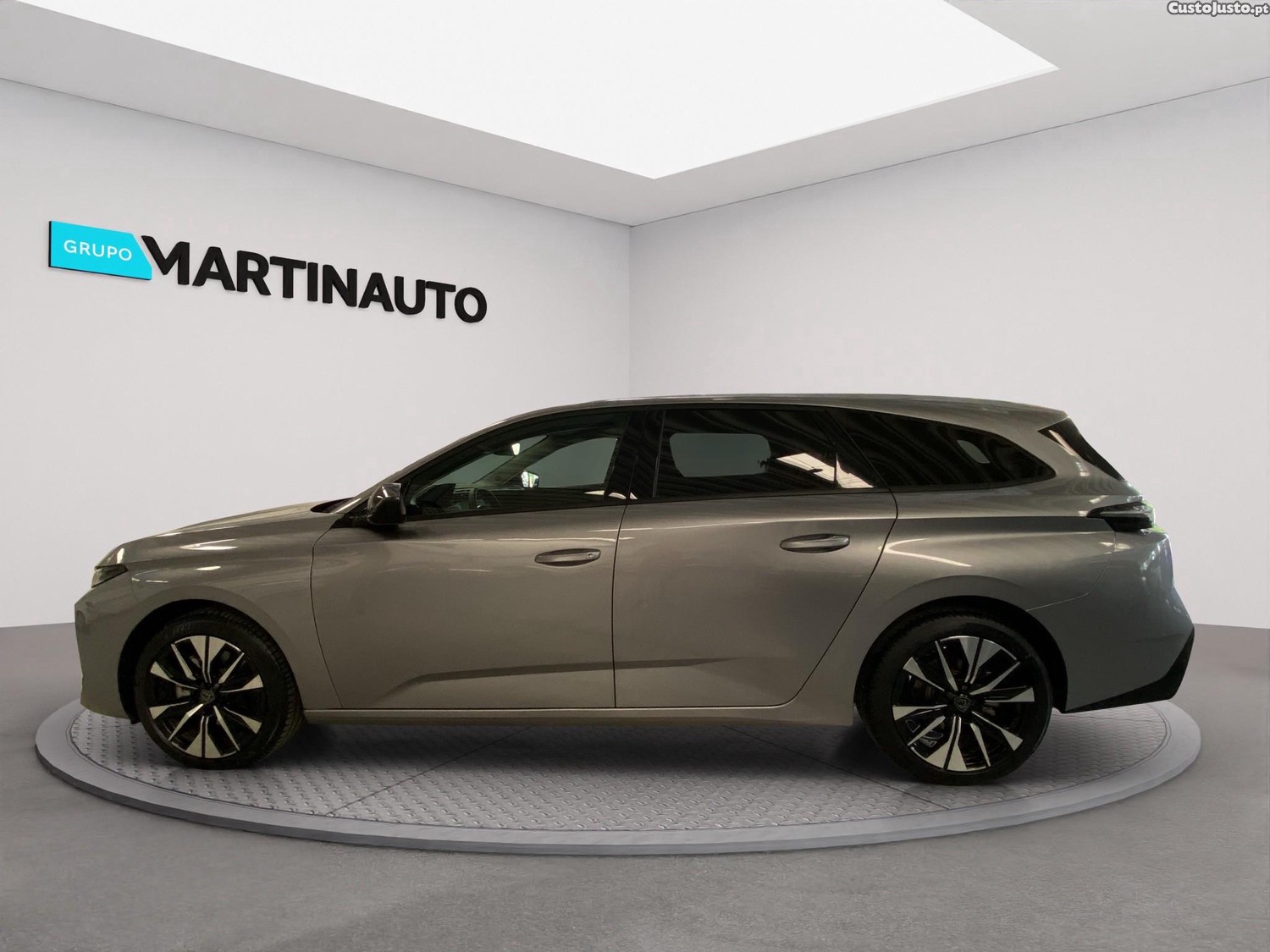 Peugeot 308 SW 1.2 Hybrid Allure e-DCS6 — fotografia 15