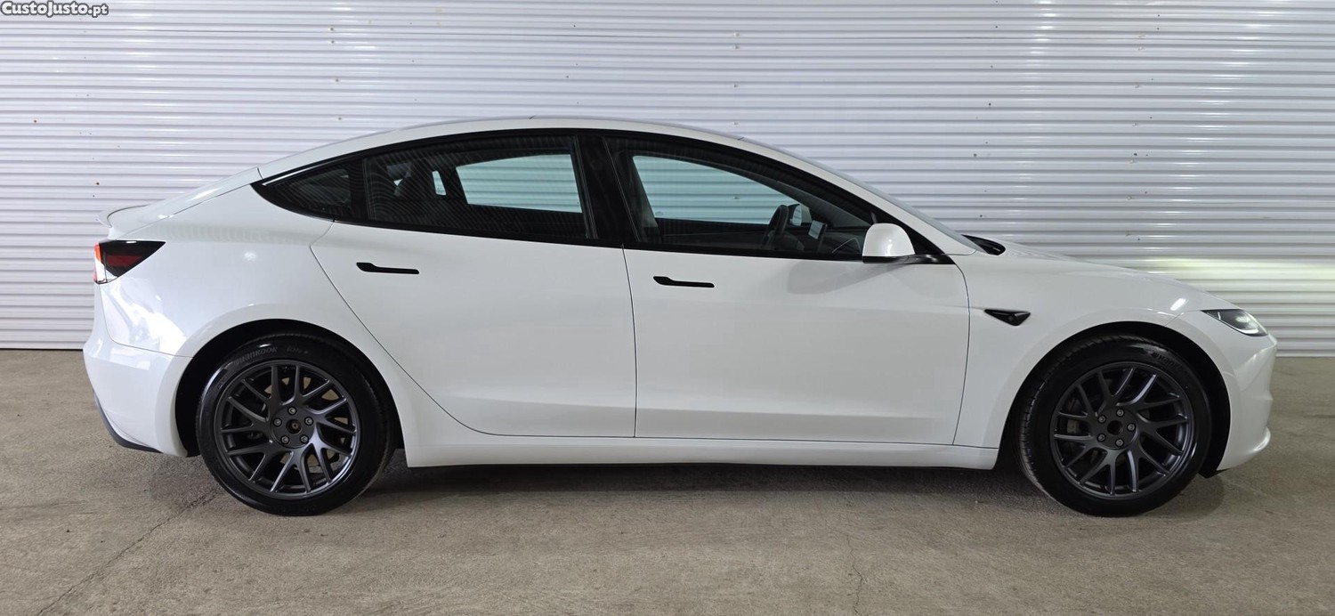 Tesla Model 3 Tração Traseira Premium — fotografia 14