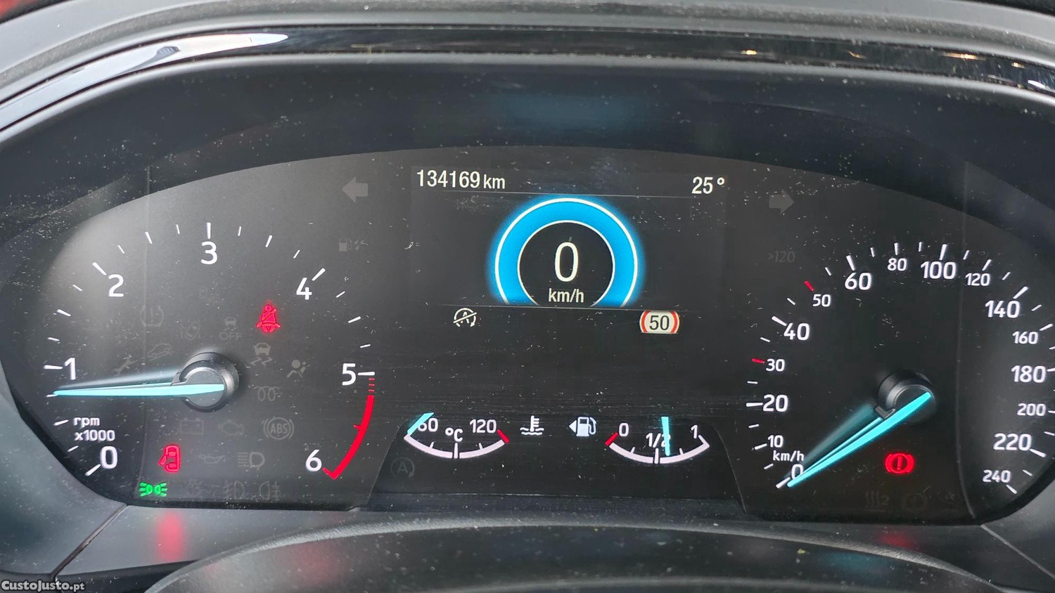 Ford Focus 1.5 Diesel EcoBlue ST-LINE — fotografia 4