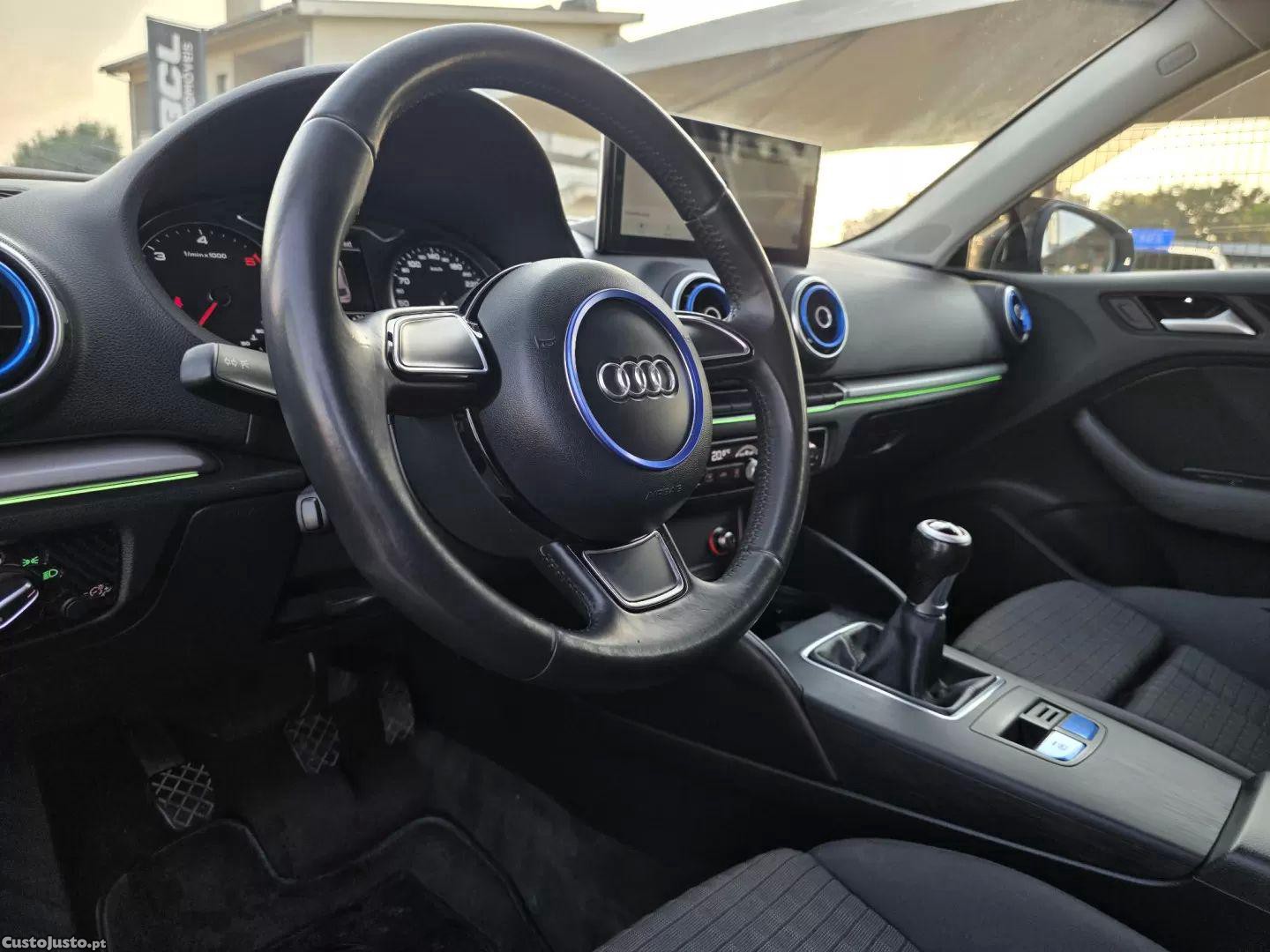 Audi A3 1.6 tdi s line sport pack — fotografia 2