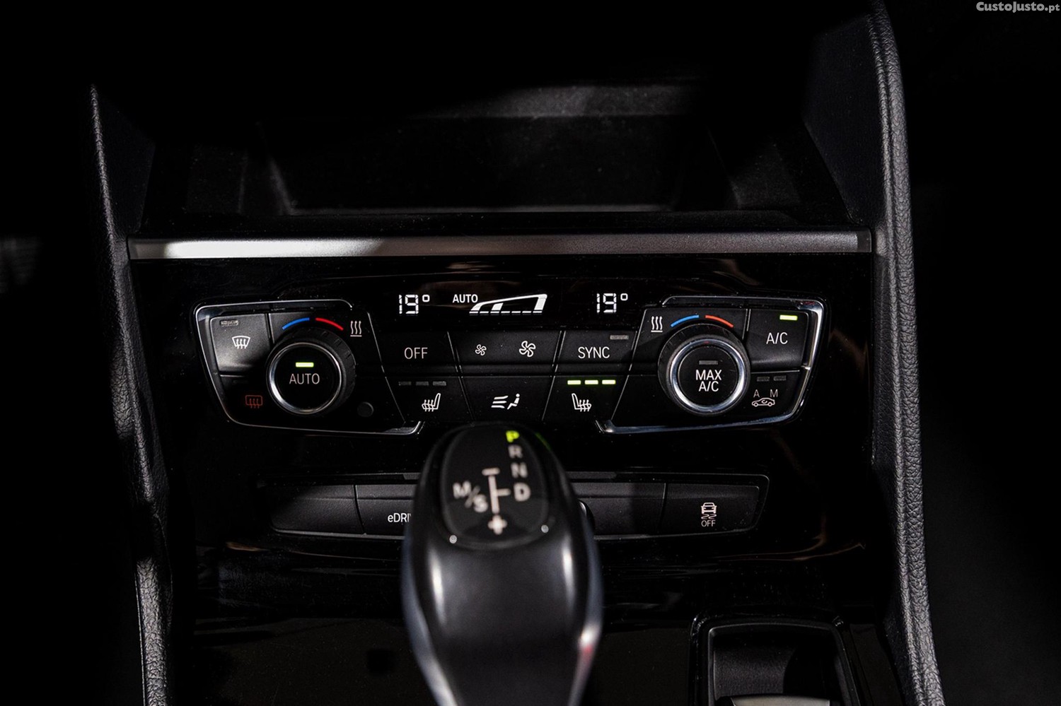 BMW 225 Active Tourer XE Advantage — fotografia 10