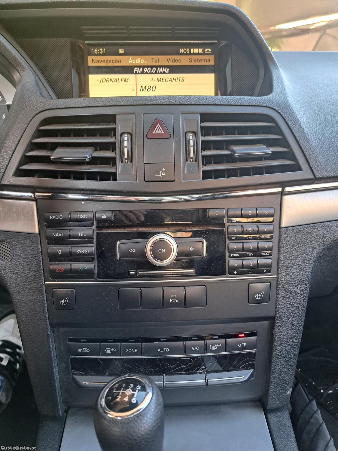 Mercedes-Benz E 220 Coupé — fotografia 3