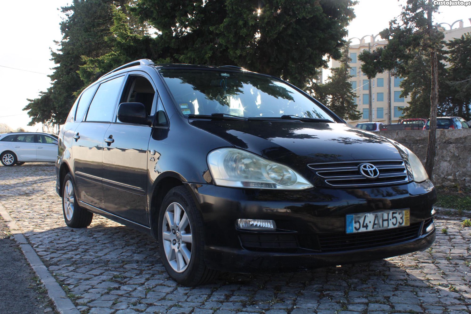 Toyota Avensis Verso (Clm20)-7L — fotografia 5