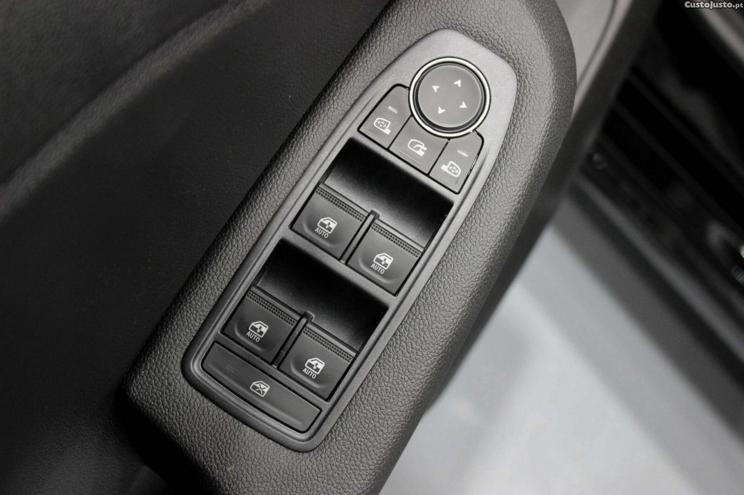 Mitsubishi Colt 1.0 MPI-T Kaiteki Bi-Fuel — fotografia 19