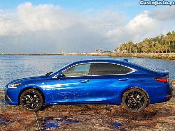 Lexus ES 300h Sport — fotografia 16