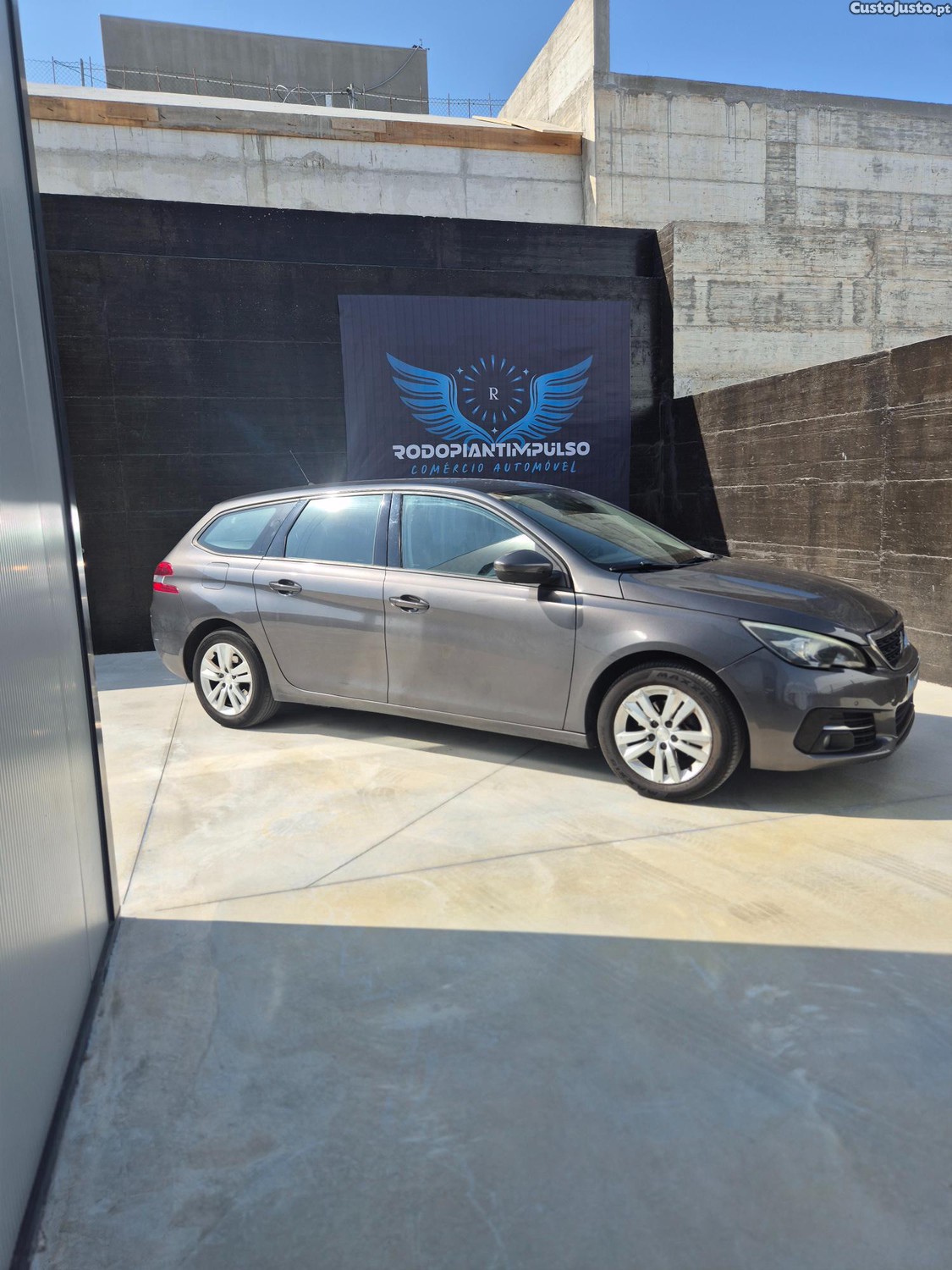 Peugeot 308 1.5 hdi EAT8 — fotografia 7