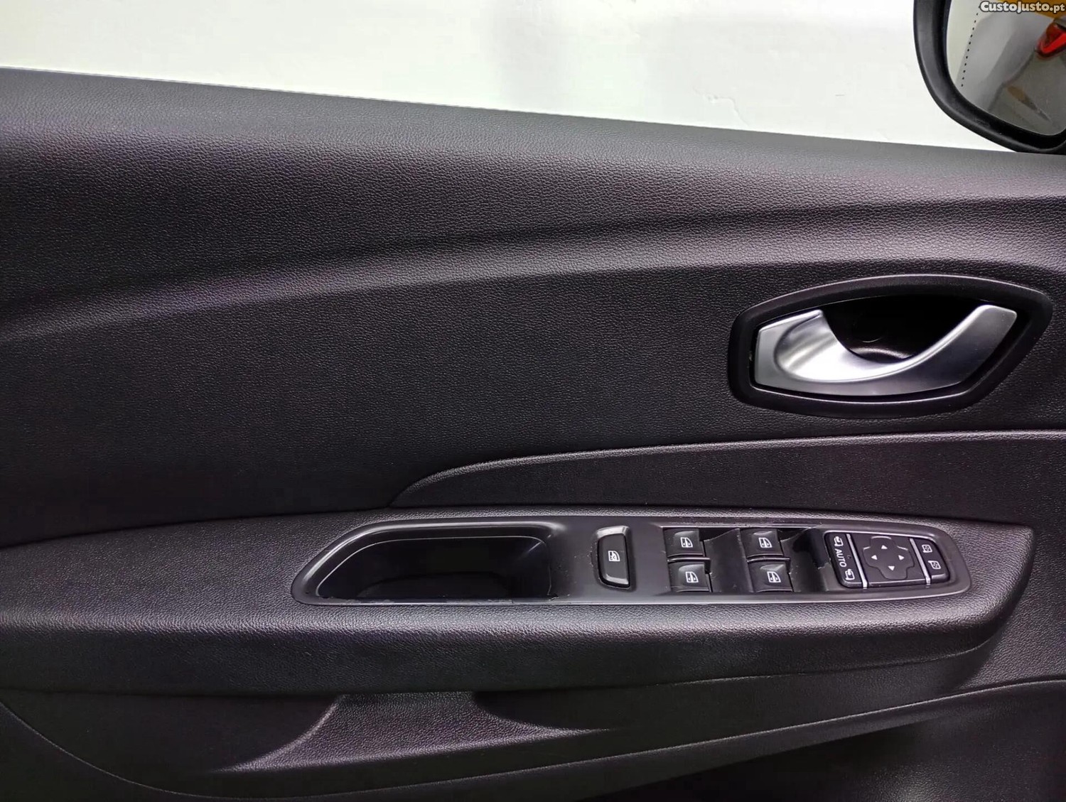 Renault Captur 0.9 TCE Exclusive — fotografia 12