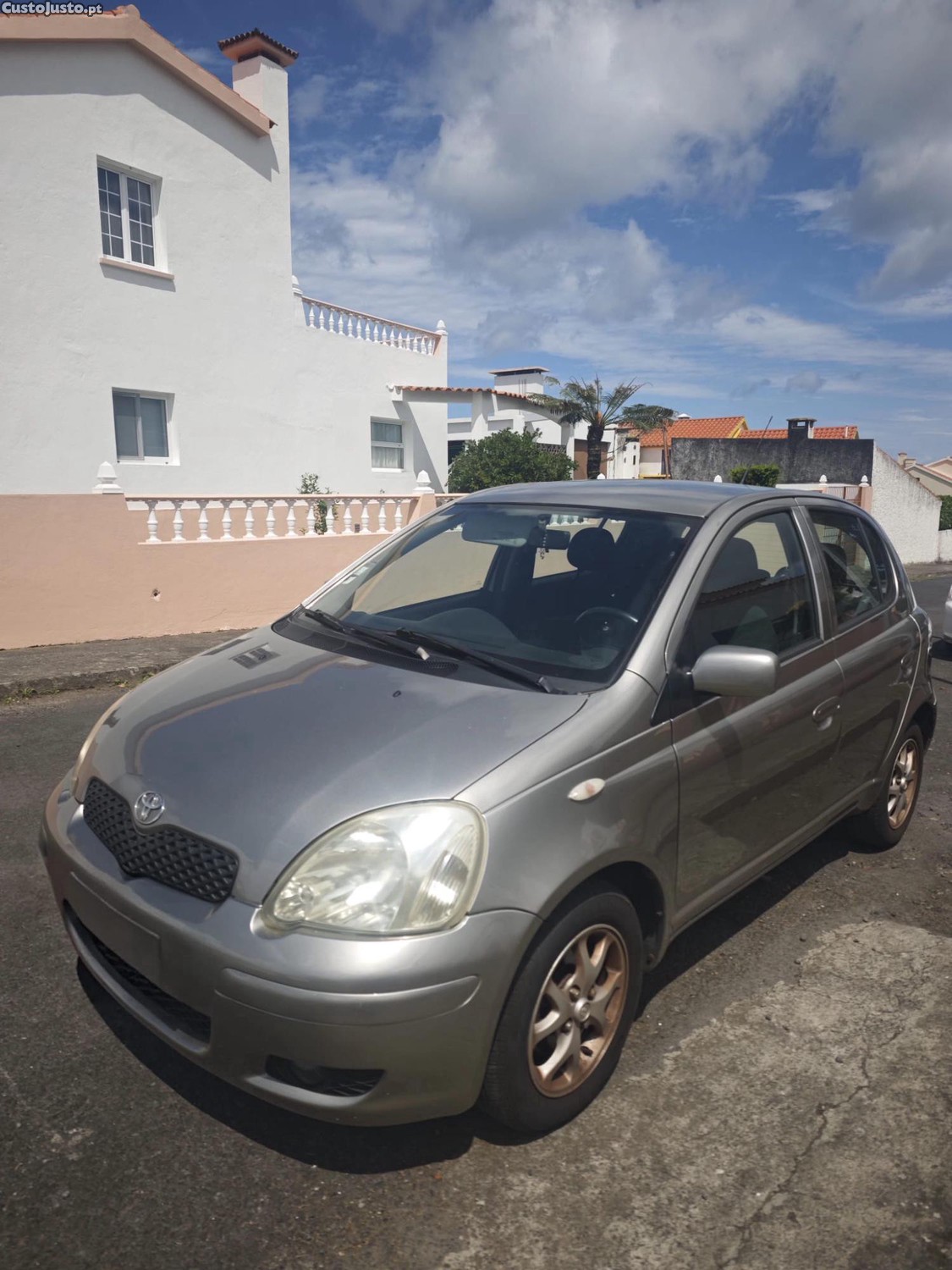 Toyota Yaris 1000 — fotografia 9