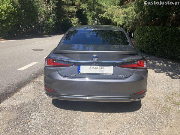 Lexus ES 300h Special Edi — fotografia 16