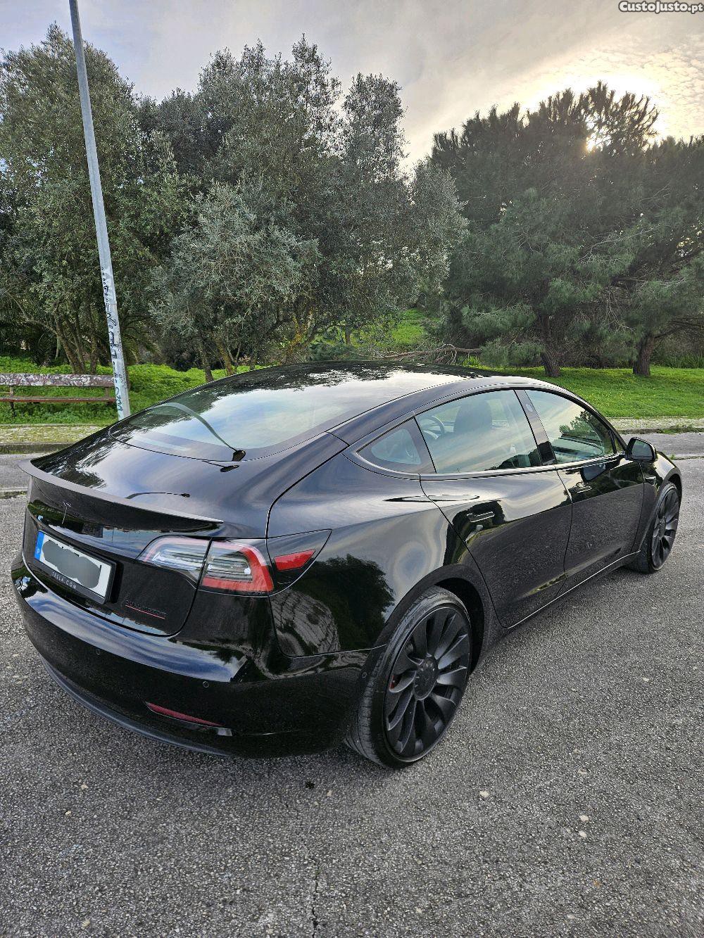 Tesla Model 3 Performance — fotografia 3