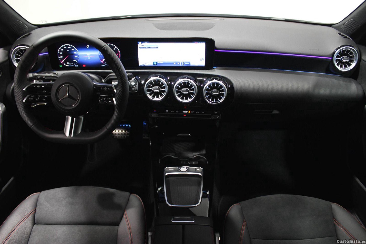 Mercedes-Benz A 180 D AMG LINE AUT. — fotografia 11