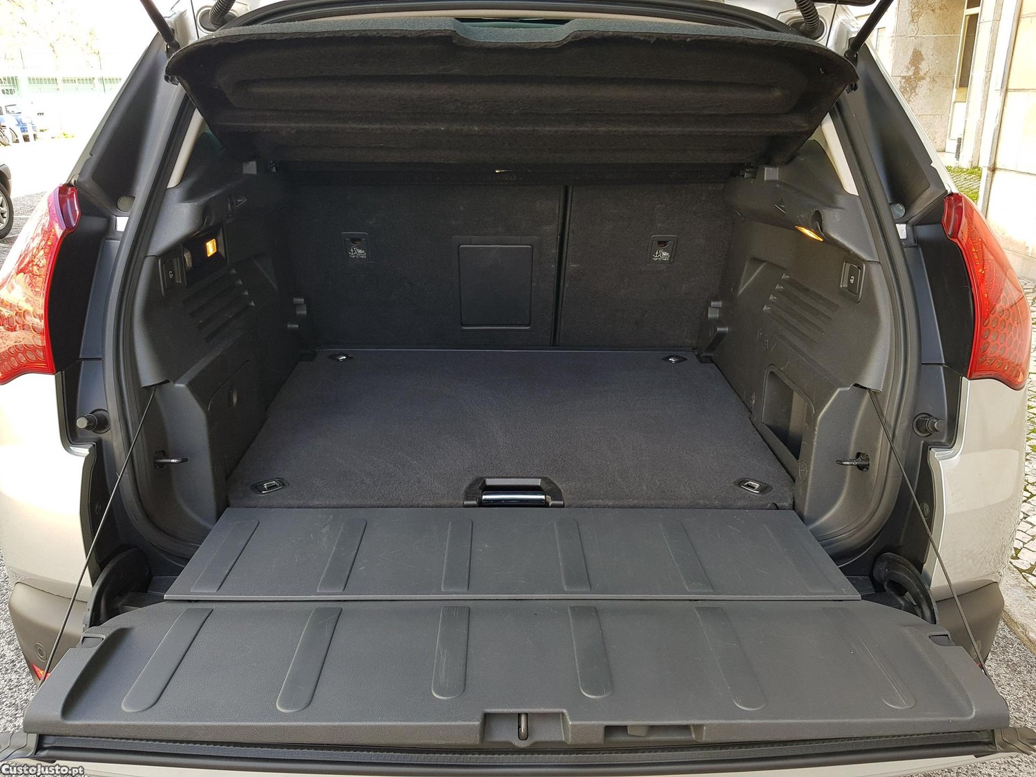 Peugeot 3008 1.6 HDi 110cv Automático — fotografia 17