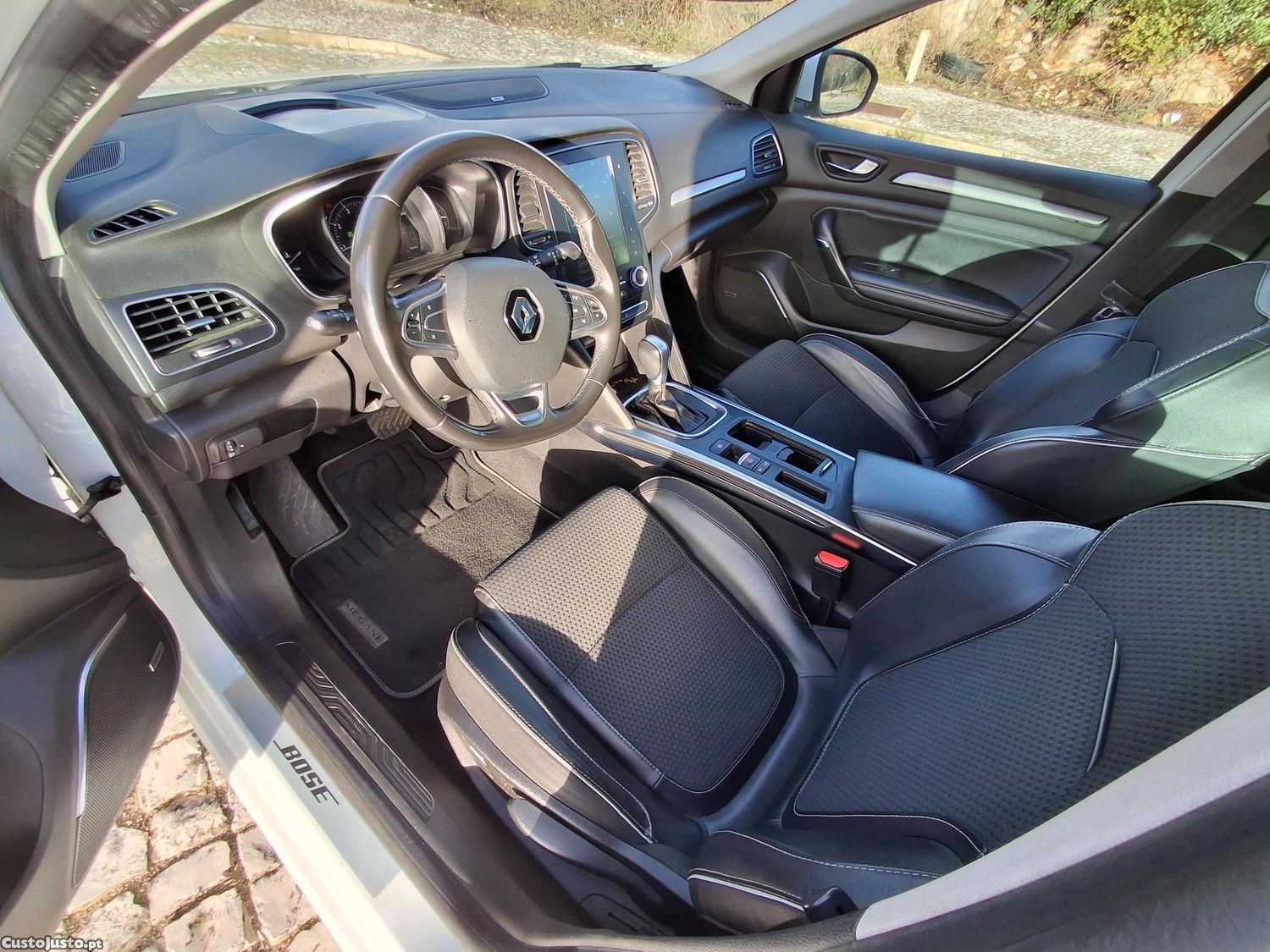 Renault Mégane GrandTour 1.2 TCE BOSE EDITION - 18 foto 2