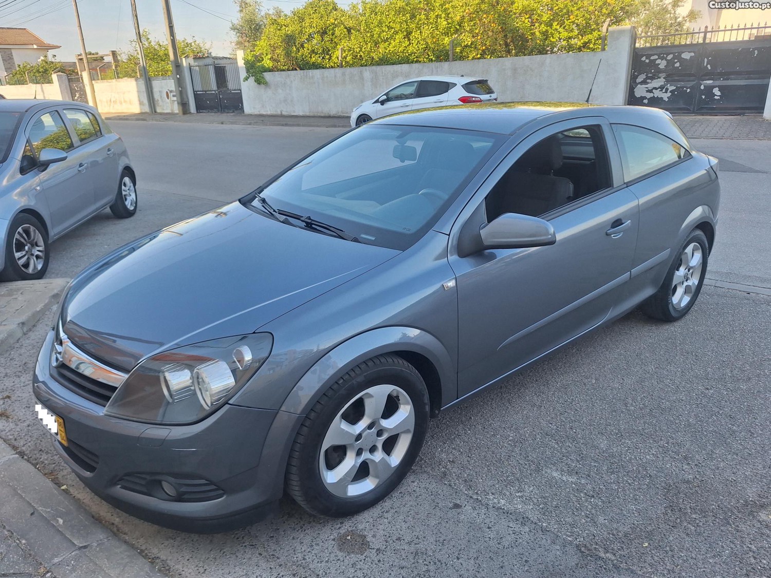 Opel Astra 1700 CDTI — fotografia 2