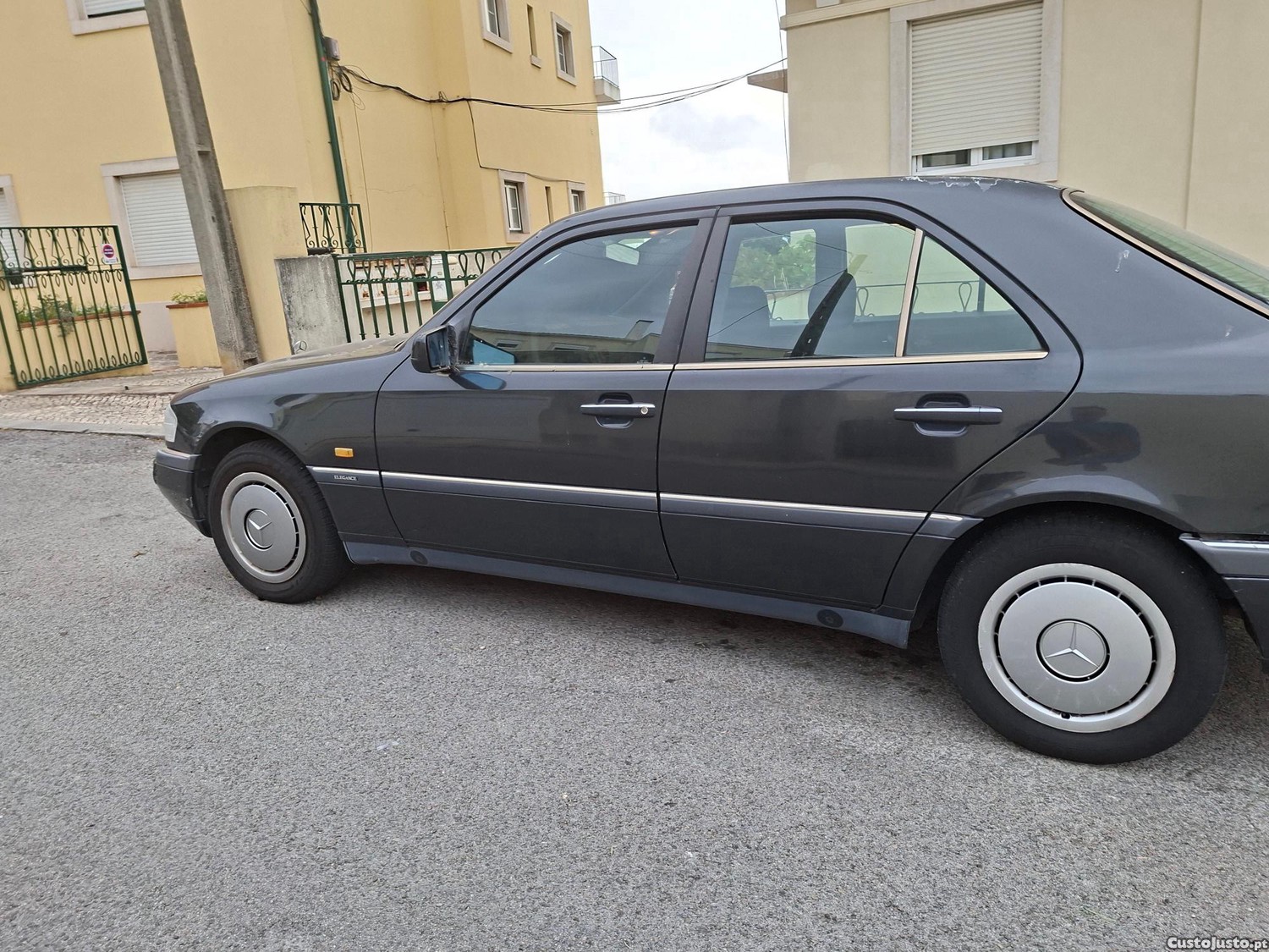 Mercedes-Benz C 180 Elegance — fotografia 11