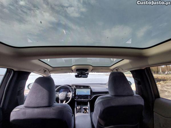Lexus RX RZ 450e Luxury — fotografia 4