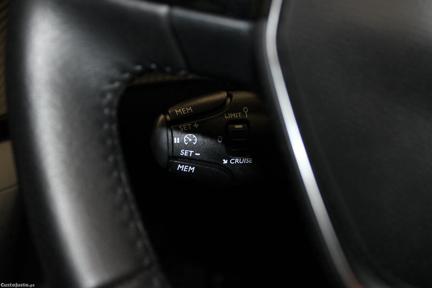 Peugeot 2008 1.5 BHDI ACTIVE (AUTO) — fotografia 19
