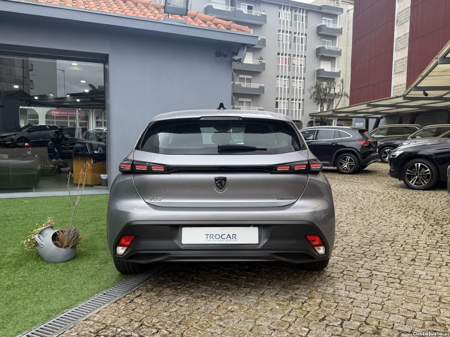 Peugeot 308 1.6 Hybrid Allure Pack e-EAT8 — fotografia 16