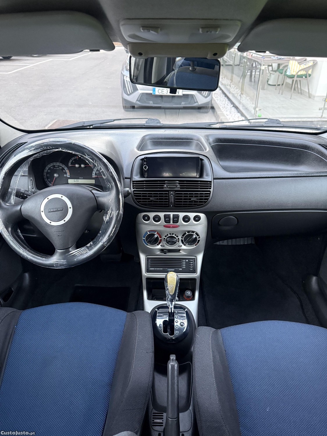 Fiat Punto Sport Fire 1.2Automático117 mil km (c/Histórico)MultimediaACNacionalJantes 16Distribuição Nova0 — fotografia 9