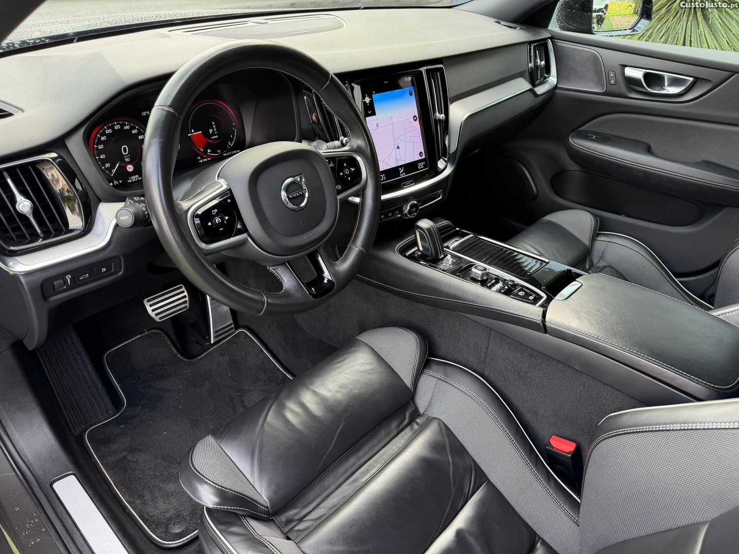 Volvo V60 2.0 T6 AWD TE R-Design — fotografia 28