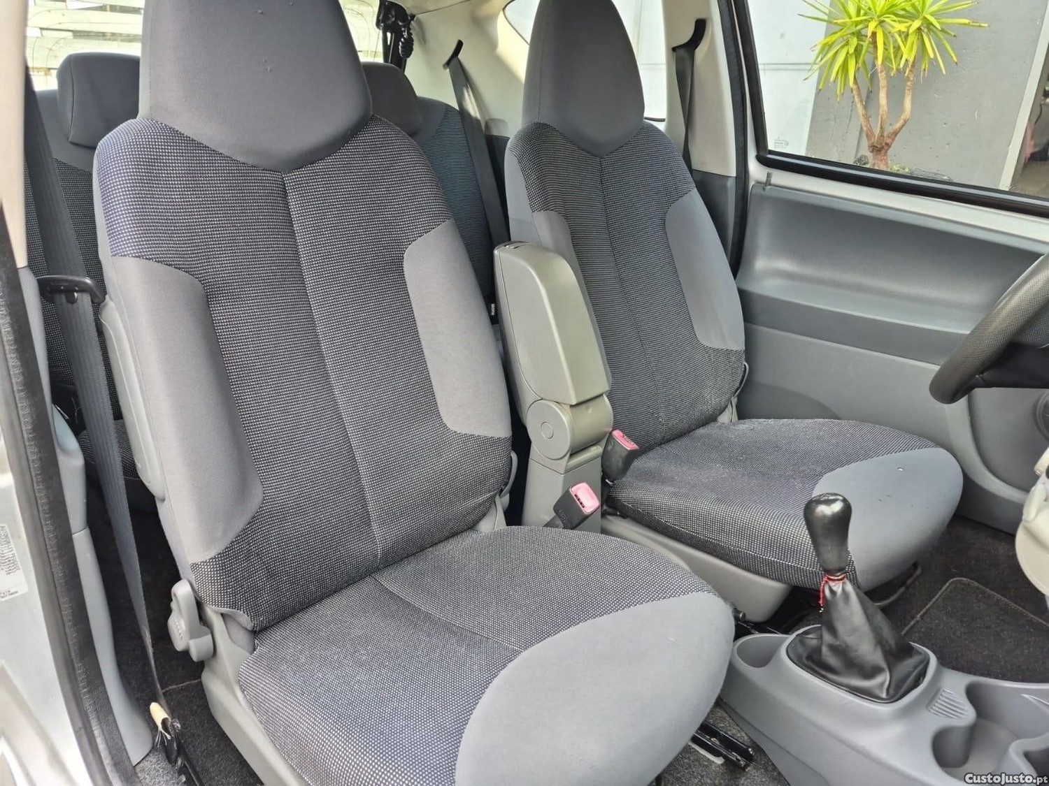 Peugeot 107 1.0 Urban — fotografia 3