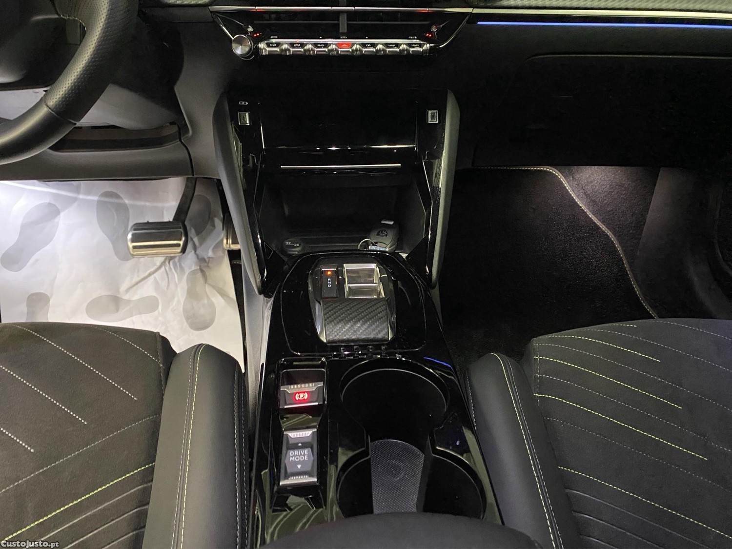 Peugeot 208 1.2 Hybrid GT e-DCS6 — fotografia 9