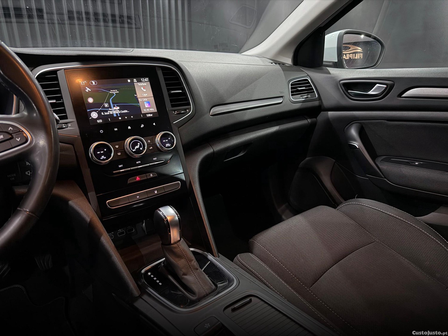 Renault Mégane E-Tech Plug-in Hybrid 160 EQUILIBRE — fotografia 9