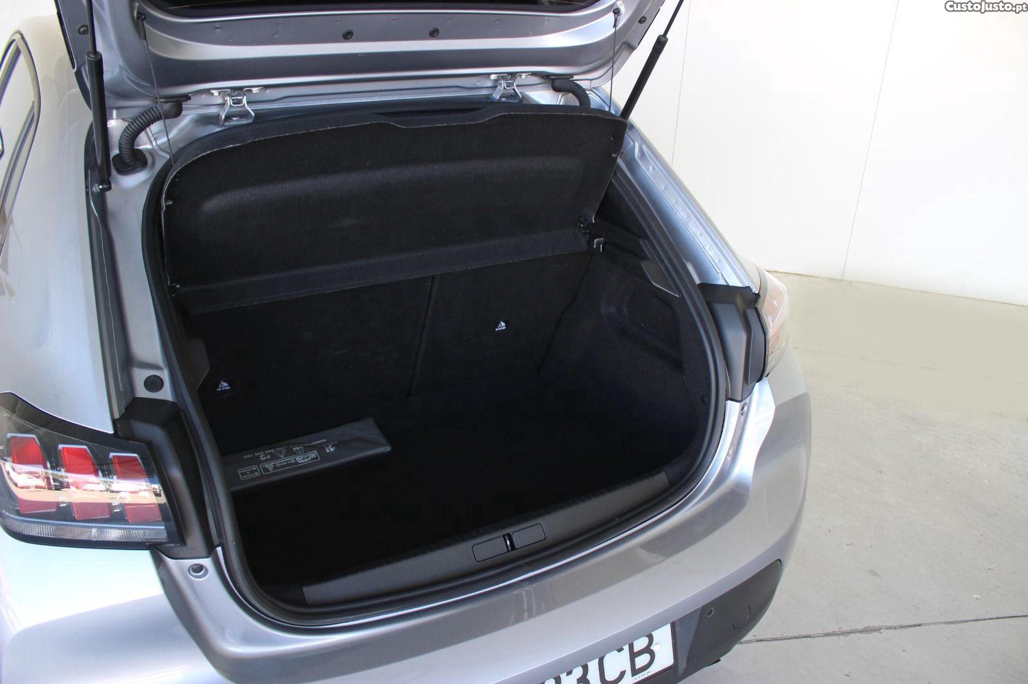 Peugeot 208 1.5 BlueHDi Active Pack — fotografia 24