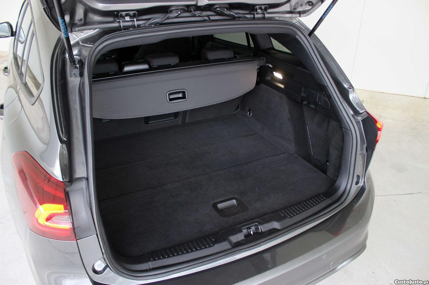Ford Focus SW 1.0 EcoBoost MHEV ST-Line X Aut. — fotografia 19
