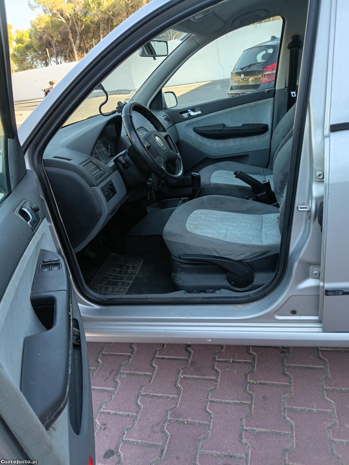 Skoda Fabia 1.4 — fotografia 4