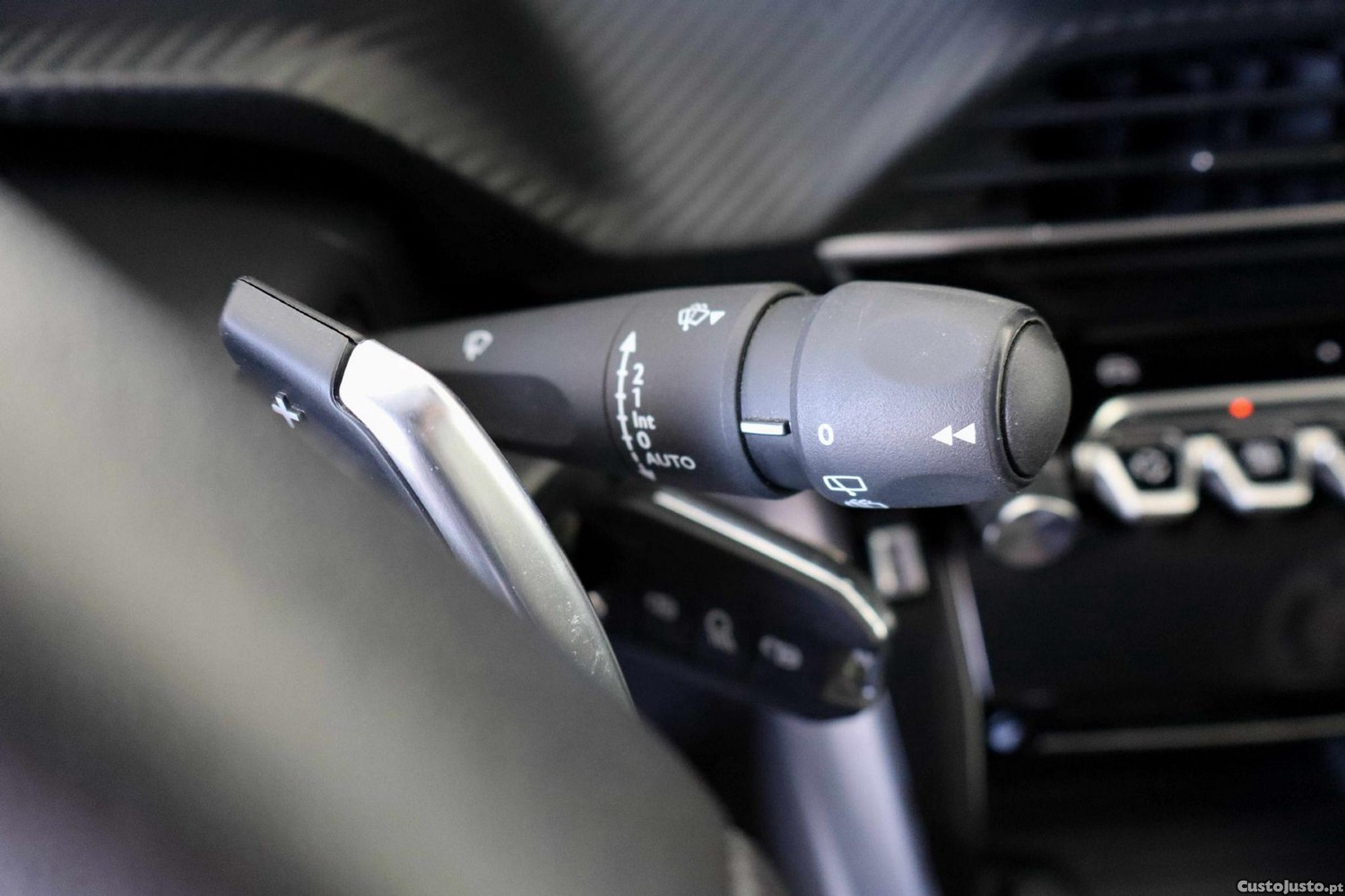 Peugeot 208 1.2 Hybrid Allure e-DCS6 — fotografia 13
