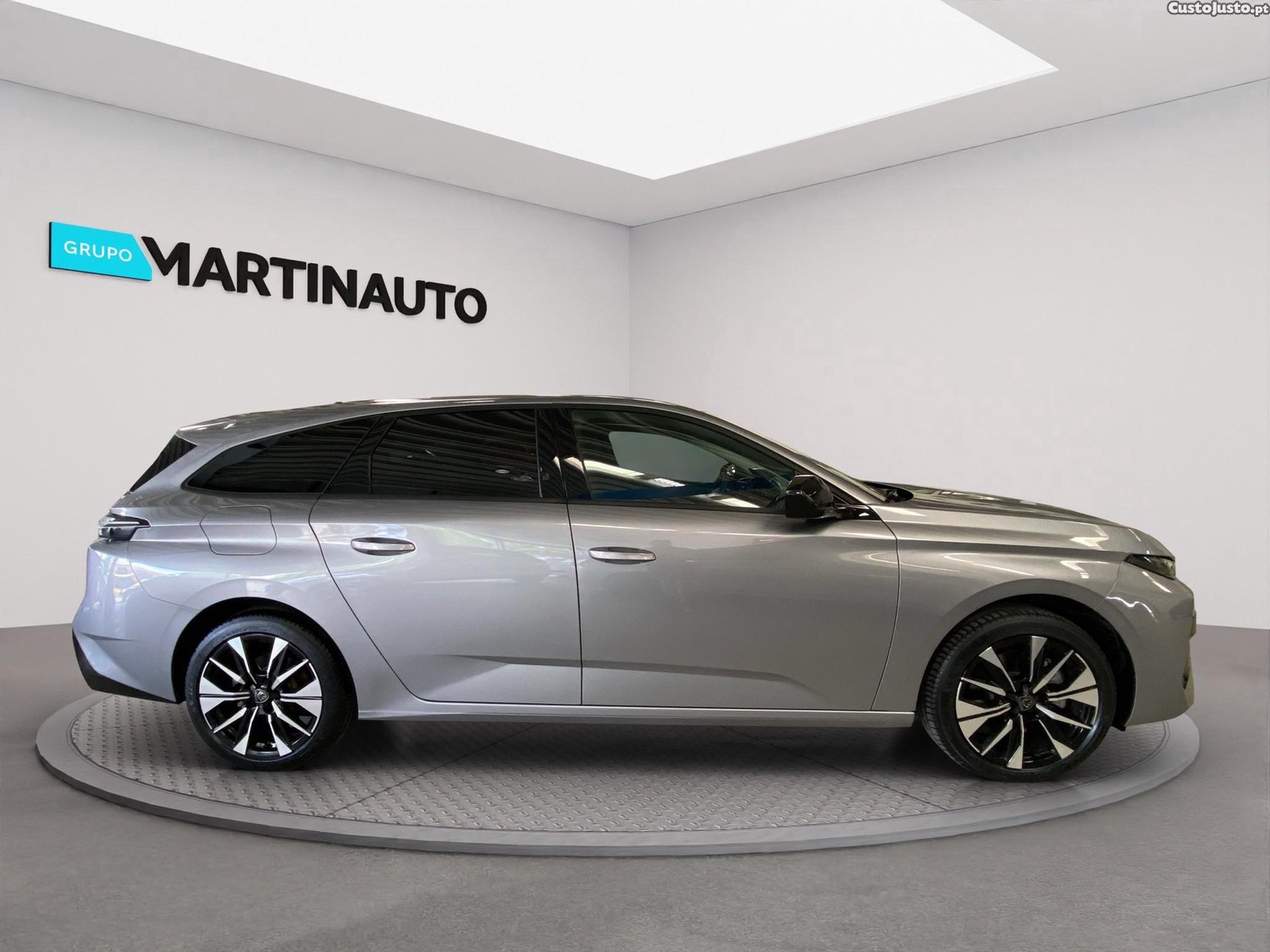 Peugeot 308 SW 1.2 Hybrid Allure e-DCS6 — fotografia 19