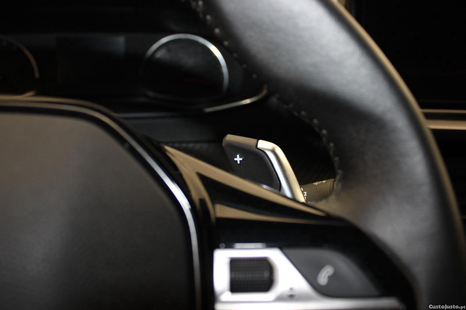 Peugeot 2008 1.5 BHDI ACTIVE (AUTO) — fotografia 17