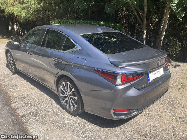 Lexus ES 300h Special Edi — fotografia 17