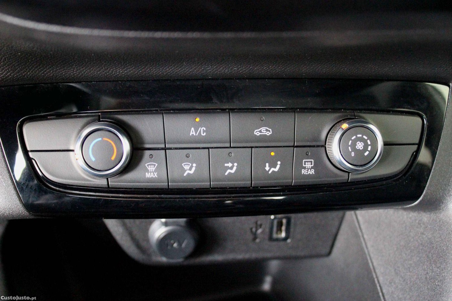 Opel Corsa 1.5 D Elegance — fotografia 4