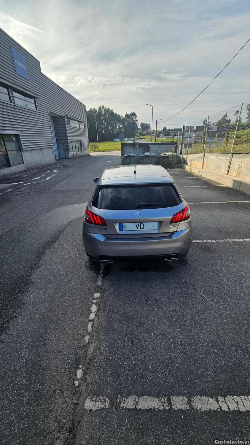 Peugeot 308 1.6Bluehdi — fotografia 4