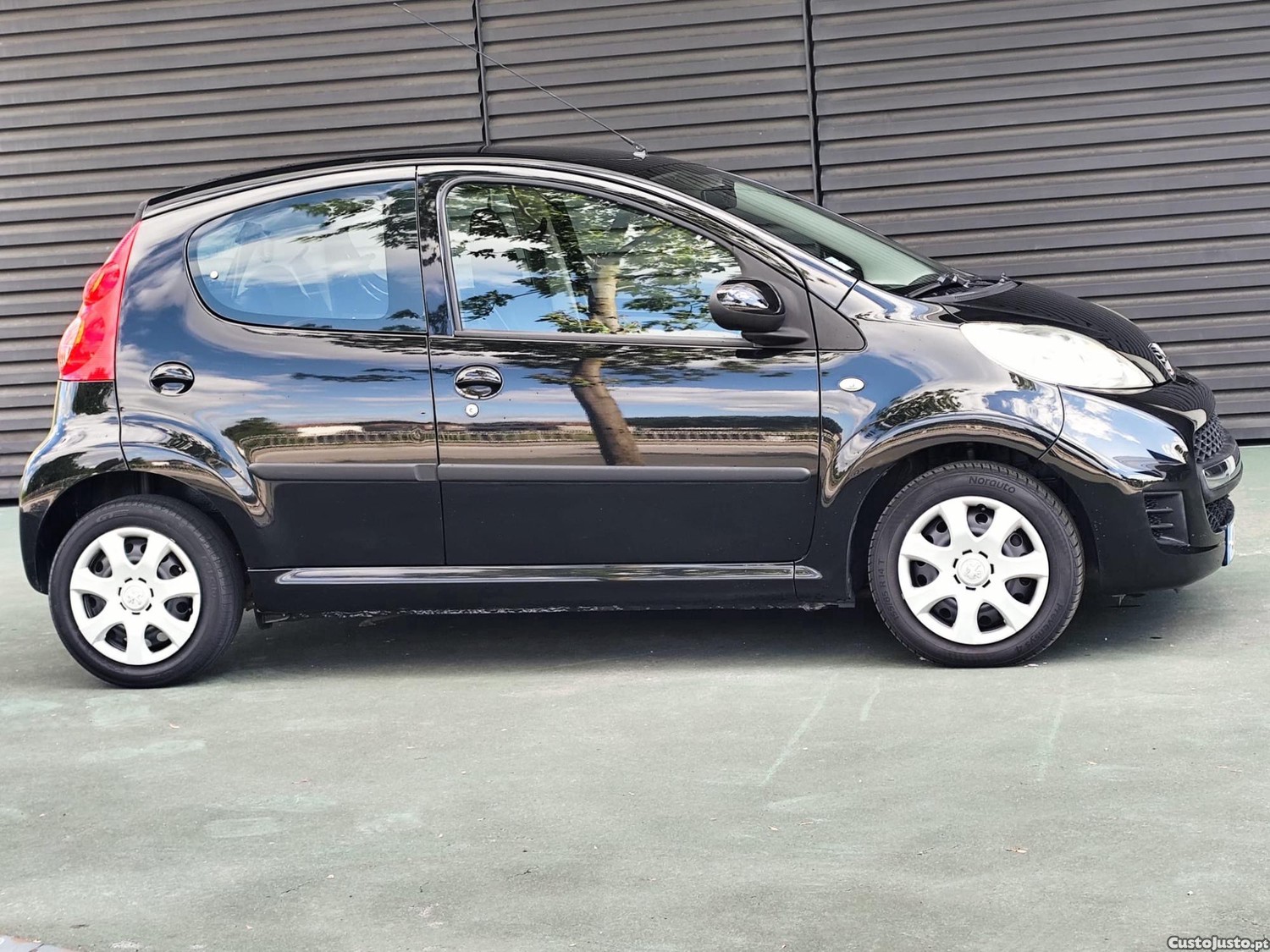 Peugeot 107 1.0 — fotografia 3