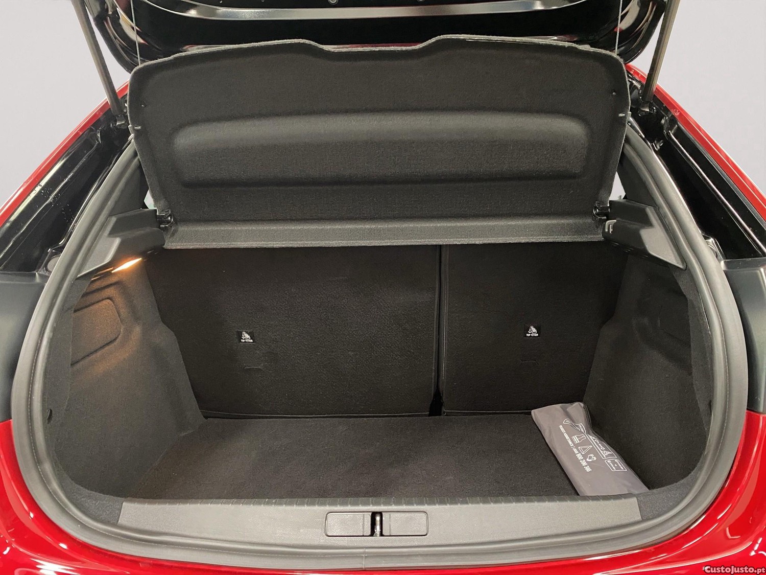 Peugeot 208 1.2 Hybrid GT e-DCS6 — fotografia 3