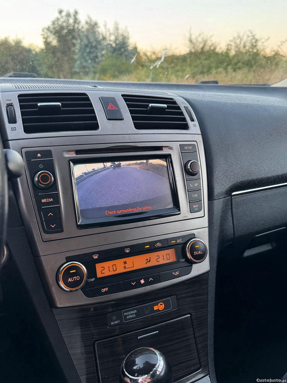 Toyota Avensis T27 — fotografia 8