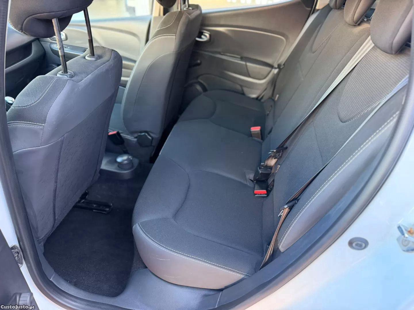Renault Clio 1.5 dci zen — fotografia 3