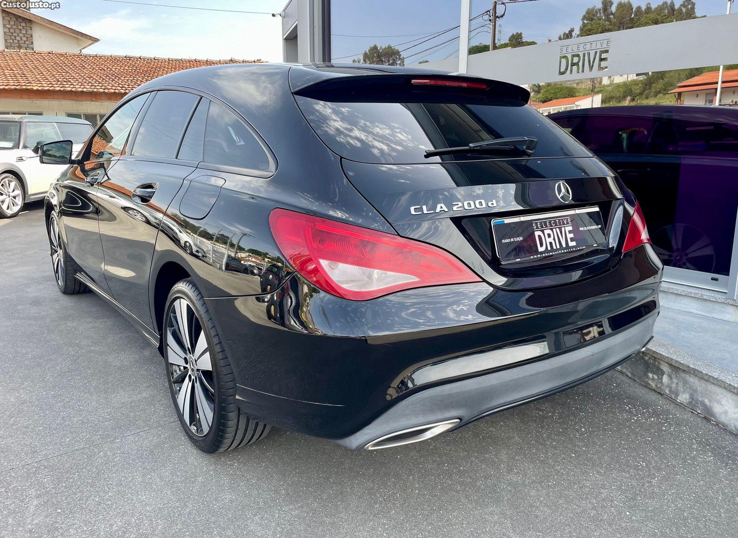 Mercedes-Benz CLA 200 d Shooting Brake Urban Aut. — fotografia 9