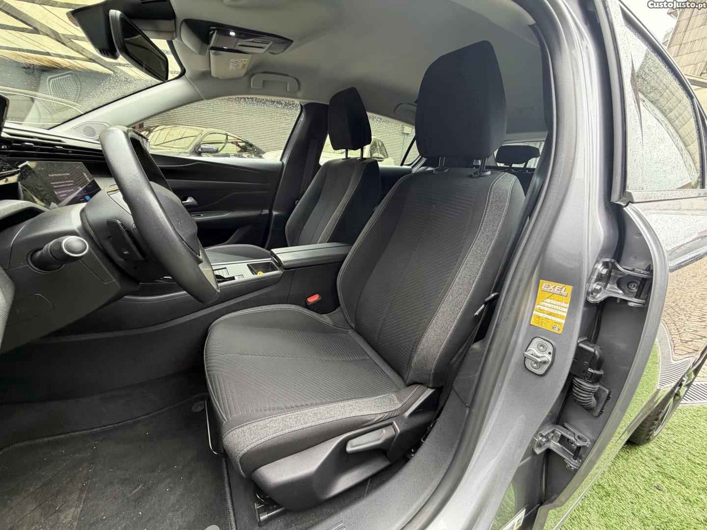 Peugeot 308 1.6 Hybrid Allure Pack e-EAT8 — fotografia 6