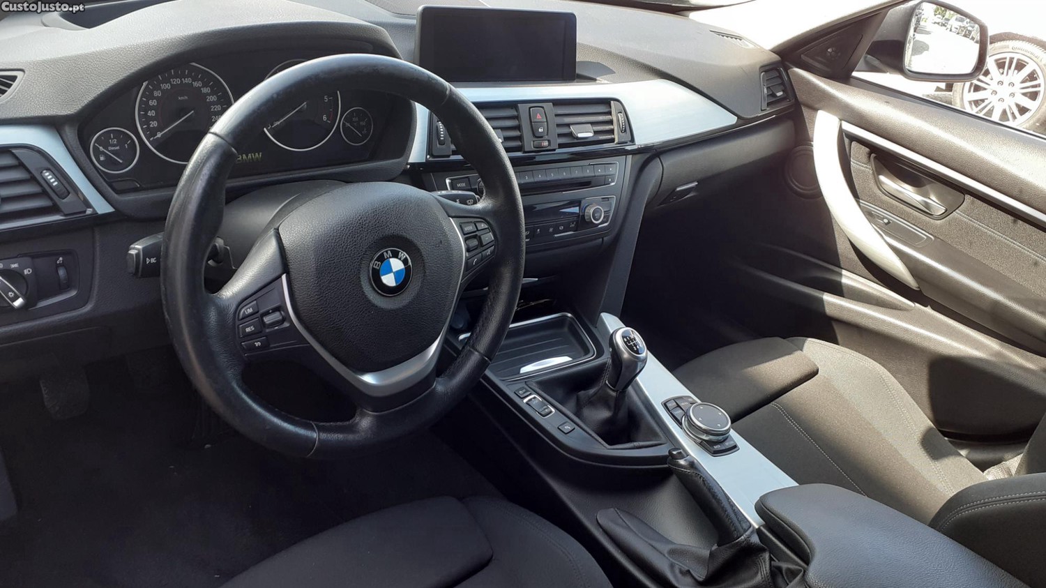 BMW 318 Line Sport — fotografia 8
