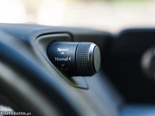 Lexus NX UX 250h Special Edi — fotografia 7