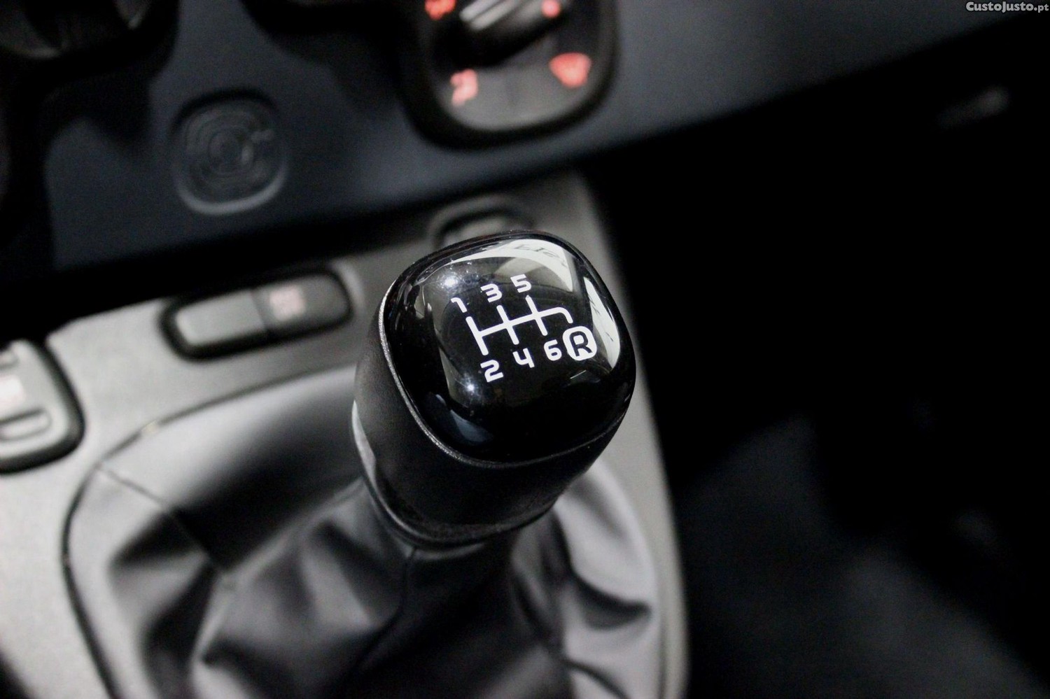 Fiat Panda 1.0 Hybrid — fotografia 4