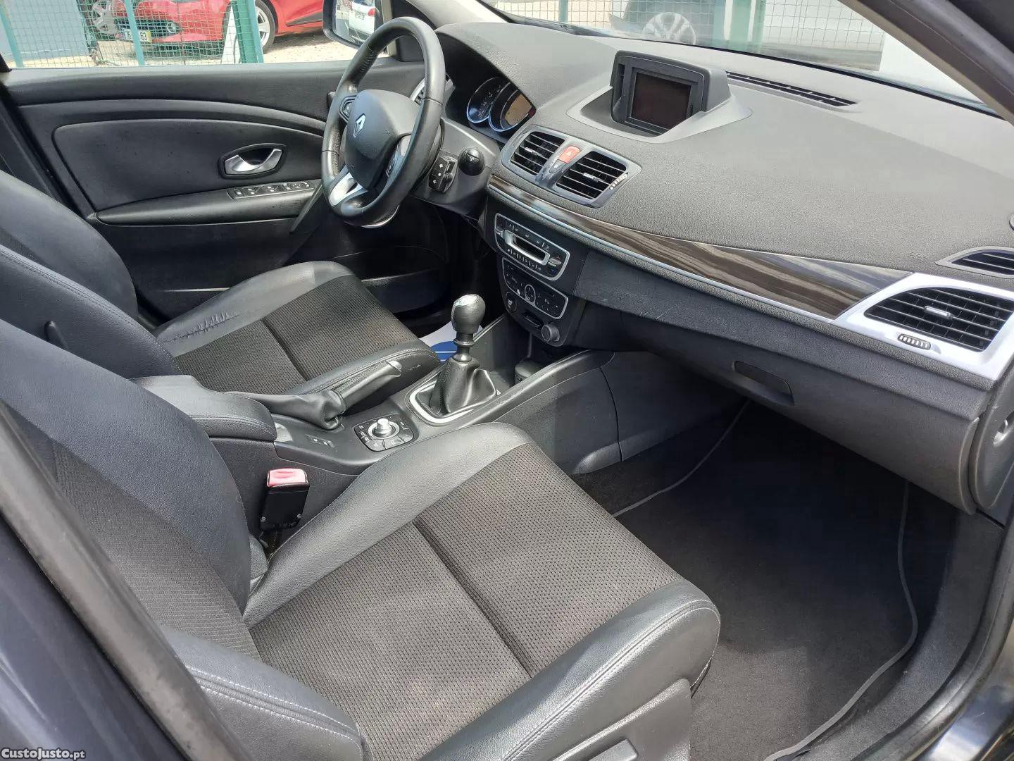 Renault Mégane 1.5 dci dynamique — fotografia 3
